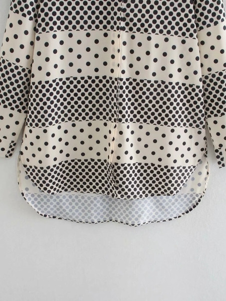 Asümmeetriline klassikalise kraega särk