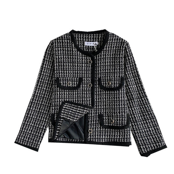 Női kabát gombokkal és ovális nyakkivágással fehér és fekete színben