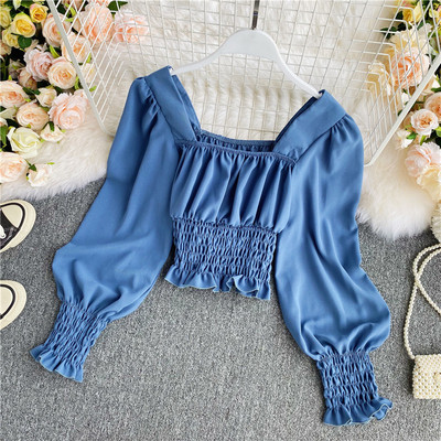 Naiste elastse ja kandilise kaelusega särk