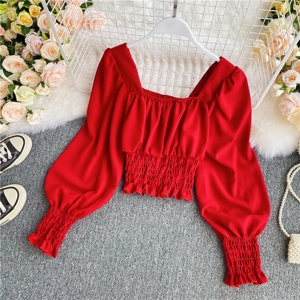 Naiste elastse ja kandilise kaelusega särk