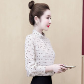 Naiste madala polo krae ja mustriga särk