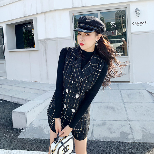 Moderan ženski set - prsluk i kratke hlače