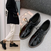 Patent női cipő fűzővel - két modell