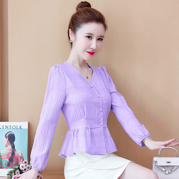 Alkalmi női ing spitz nyakkivágással