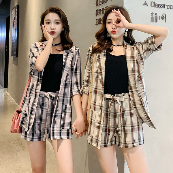 Nyári kabát szett rövid ujjal és rövidnadrággal