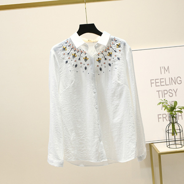 Nagy méretű női ing klasszikus gallérral és hímzéssel