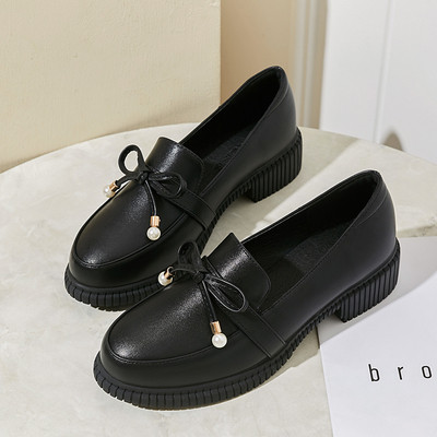 Női eko bőr cipő fekete és bézs színű szalaggal