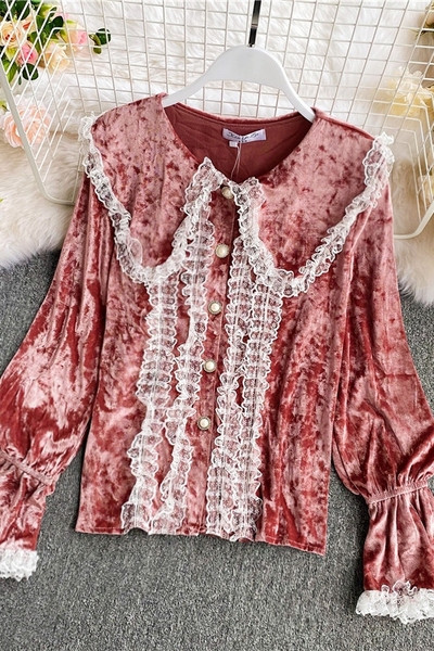 Modern női bársony ing csipkével és gyöngyökkel