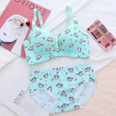 Női fehérnemű szett két részből, különböző mintákkal