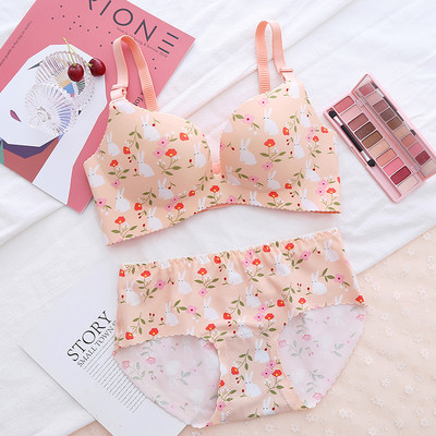 Női fehérnemű szett két részből, különböző mintákkal