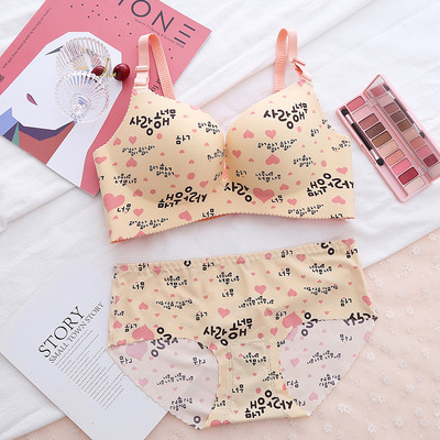 Női fehérnemű szett két részből, különböző mintákkal