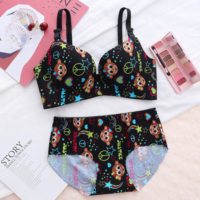 Női fehérnemű szett két részből, különböző mintákkal