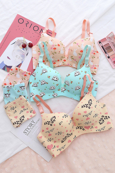 Női fehérnemű szett két részből, különböző mintákkal