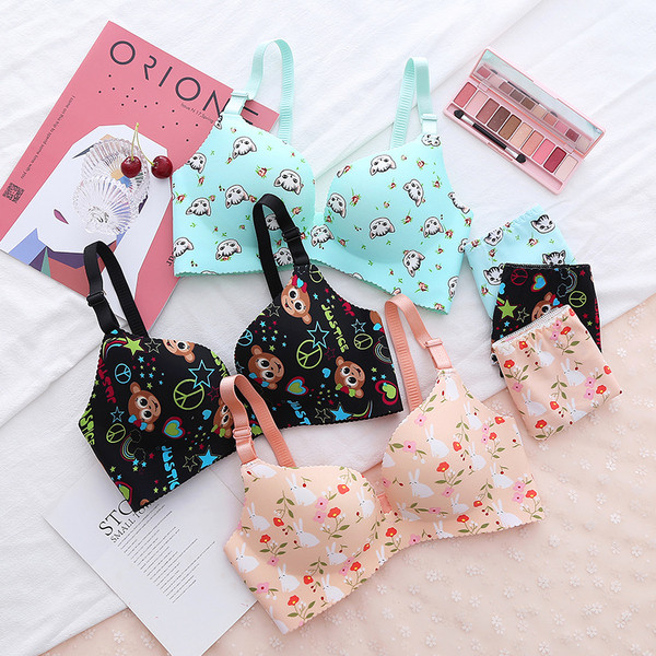 Női fehérnemű szett két részből, különböző mintákkal