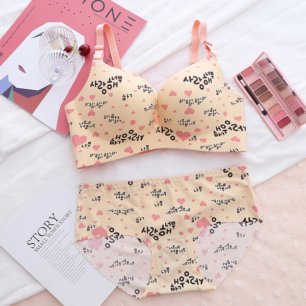 Női fehérnemű szett két részből, különböző mintákkal