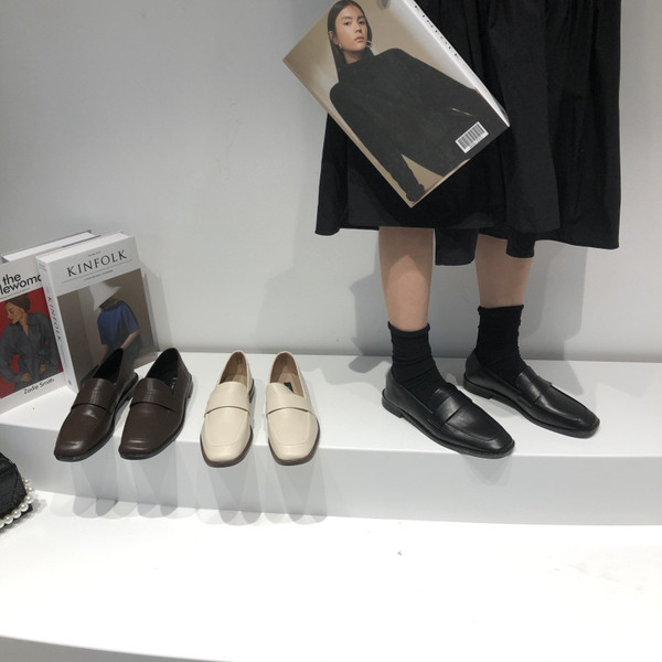 Eko bőrből készült alkalmi cipő, lapos talpon