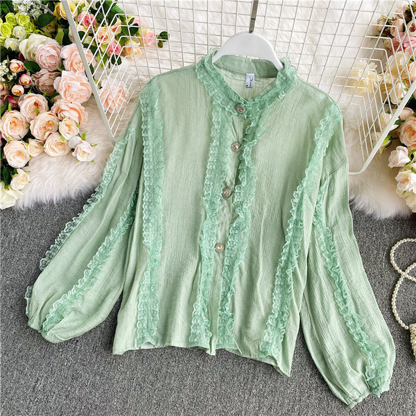 Ženska košulja od šifona s čipkom i gumbima s kamenčićima