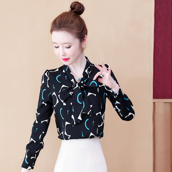 Uue mudeli lipsude ja mustriga naiste särk