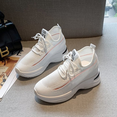 Naiste vabaaja tossud kõrge tallaga