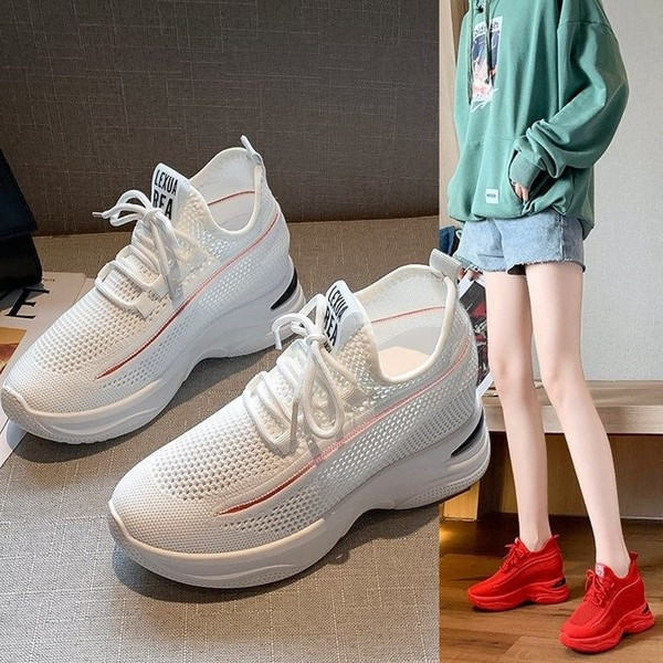 Naiste vabaaja tossud kõrge tallaga