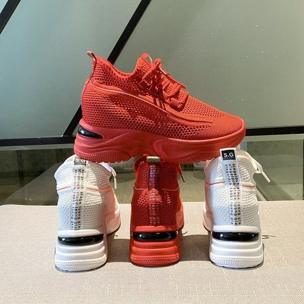 Naiste vabaaja tossud kõrge tallaga