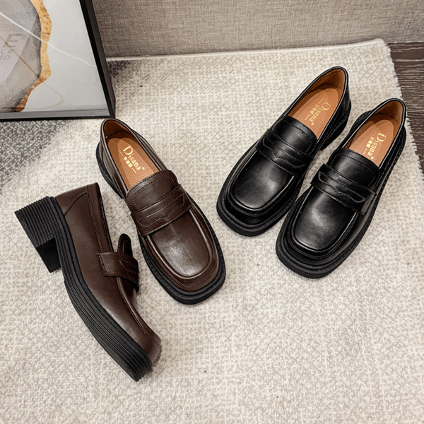 Öko-nahast valmistatud vabaaja naiste nahast kingad