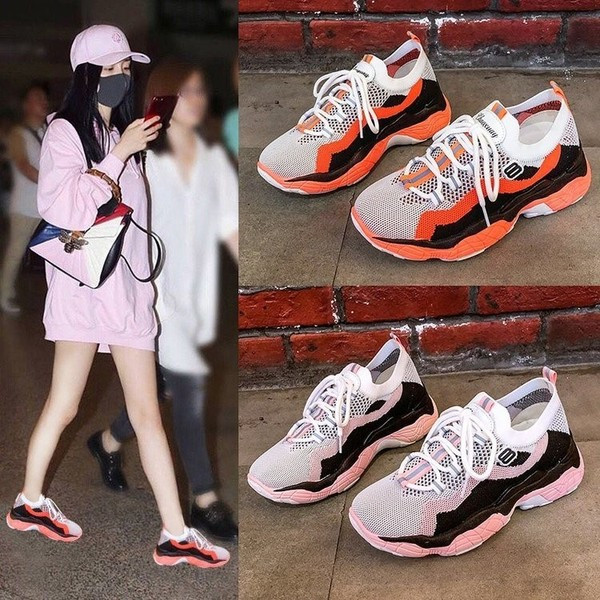 Női tornacipő hálóval és színes talppal