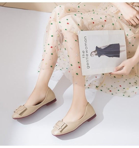 Lapos talpú női bőrcipő