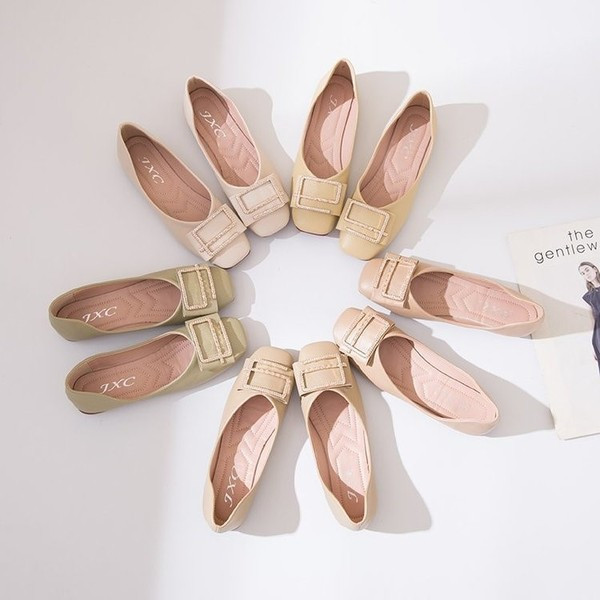 Lapos talpú női bőrcipő