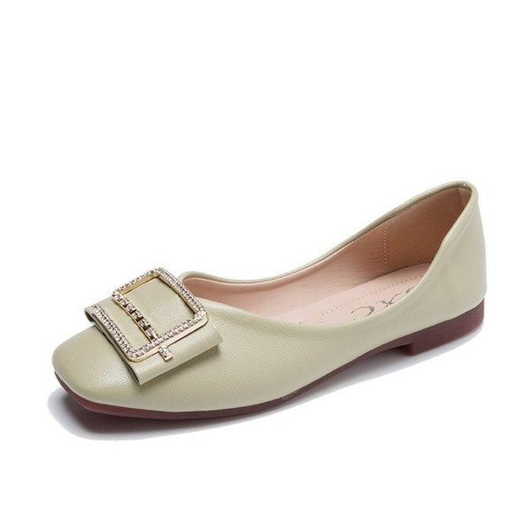 Lapos talpú női bőrcipő