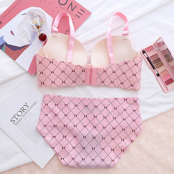 Női intim fehérnemű szett két részből áll