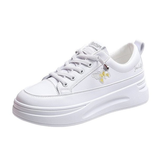 Ženske kožne cipele s ravnim potplatom i vezom