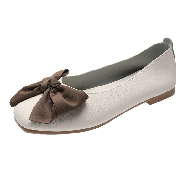 Női alkalmi cipő szalaggal