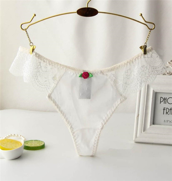 Női bikini csipkével