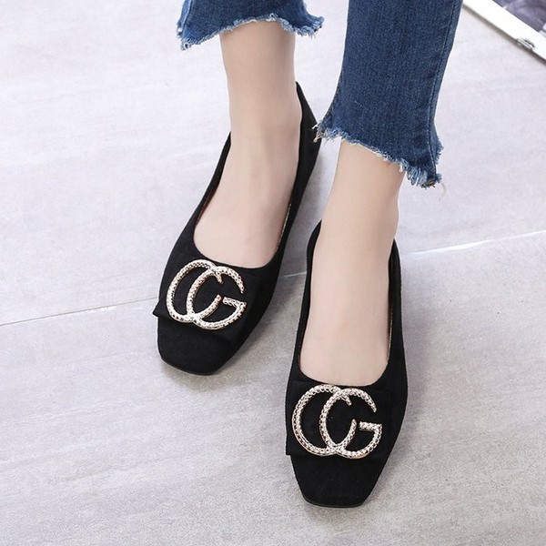 Naiste moodsad pandla ja lameda tallaga kingad