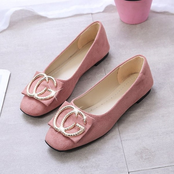 Naiste moodsad pandla ja lameda tallaga kingad