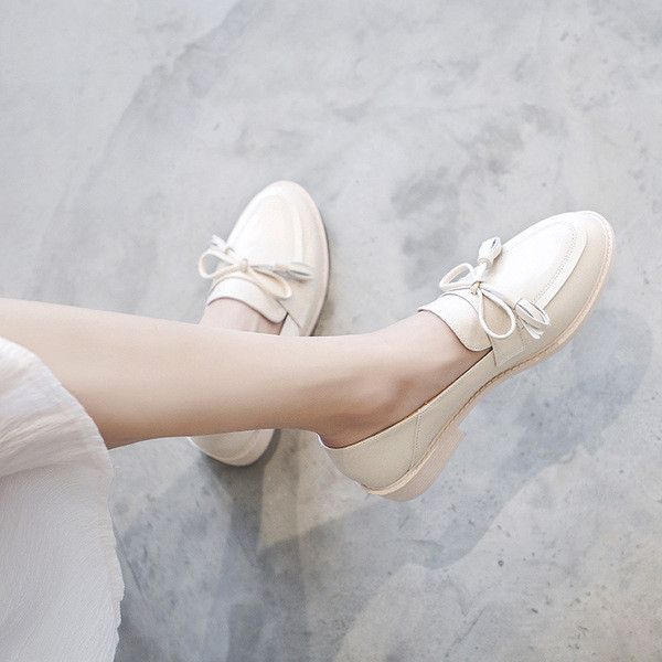 Női bőr alkalmi cipő szalaggal