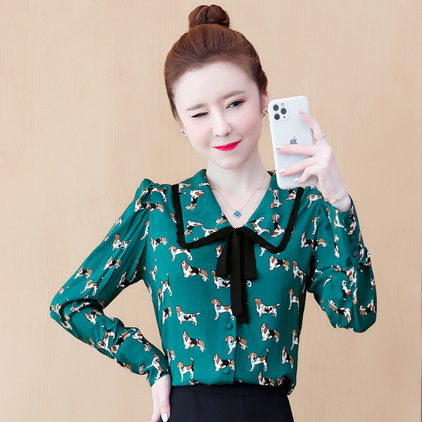 Új modell női ing spitz nyakkivágással és rátéttel