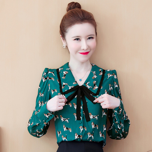 Új modell női ing spitz nyakkivágással és rátéttel