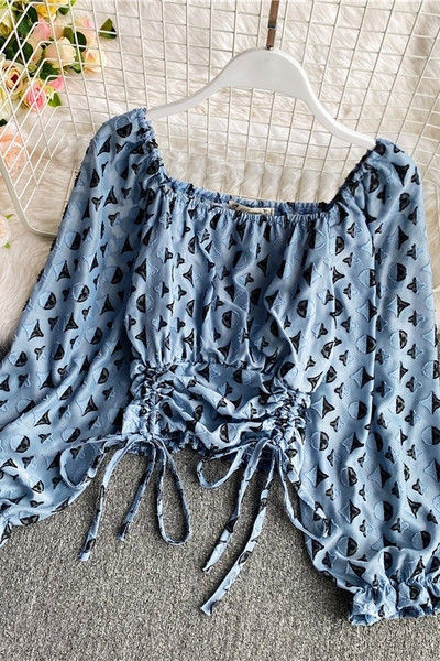 Ženska košulja četvrtastog dekoltea s vezama