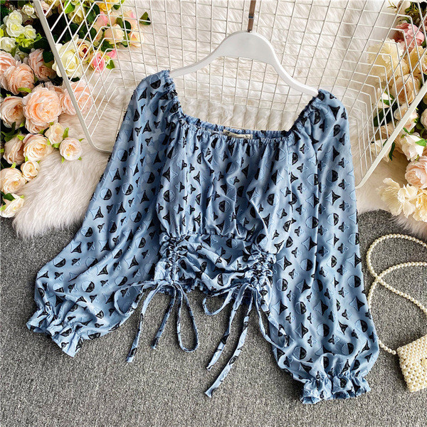 Ženska košulja četvrtastog dekoltea s vezama