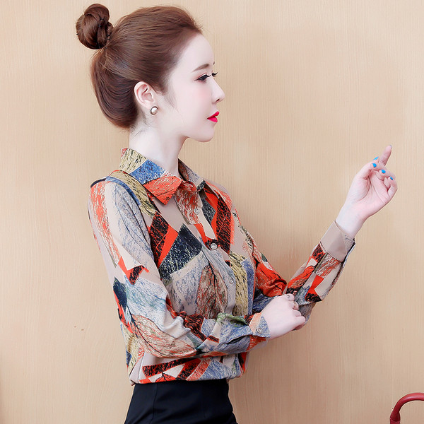 Uue mudeli klassikalise krae ja mustriga naiste särk