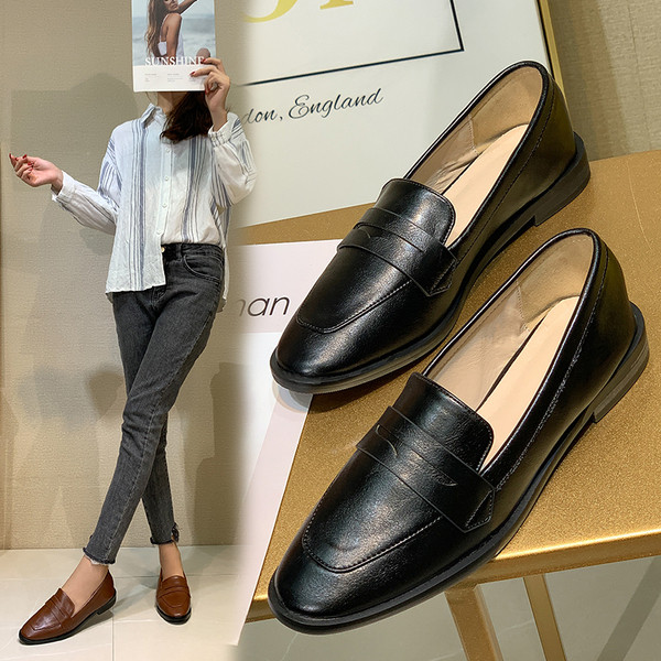 Naiste vabaajajalatsid ökonahast - kaks mudelit