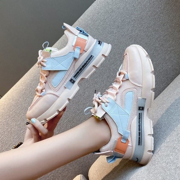 Női alkalmi tornacipő durva talppal