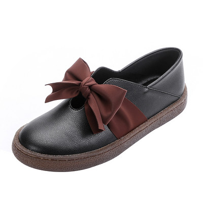 Γυναικεία casual παπούτσια από οικολογικό δέρμα με κορδέλα σε μπεζ και μαύρο χρώμα