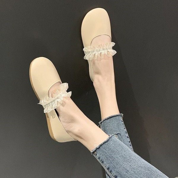 Sieviešu ikdienas ādas apavi ar plakanu zoli