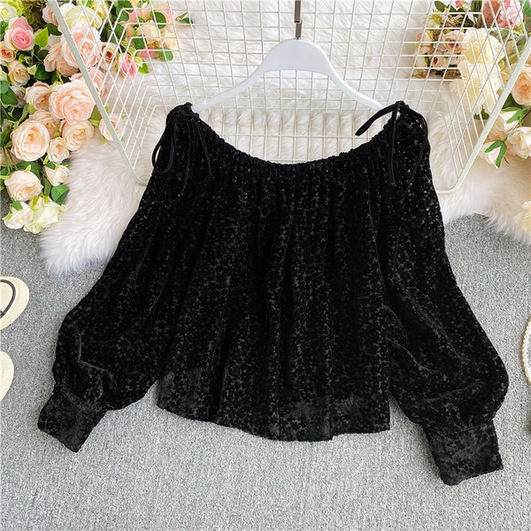 Női csipke ing ovális nyakkivágással és hosszú ujjal