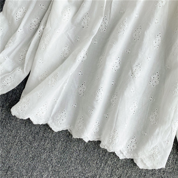 Női csipke ing kerek nyakkivágással és hosszú ujjal