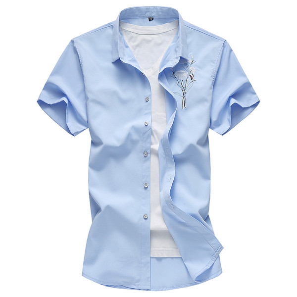 Kaasaegne meeste särgi mudel tikanditega