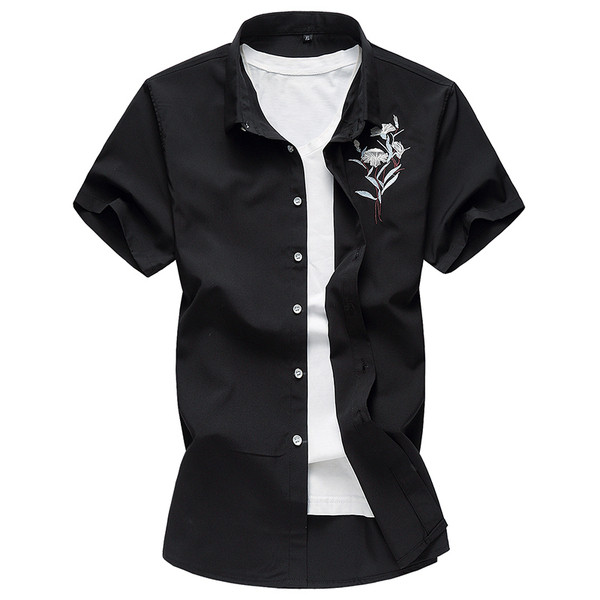 Kaasaegne meeste särgi mudel tikanditega